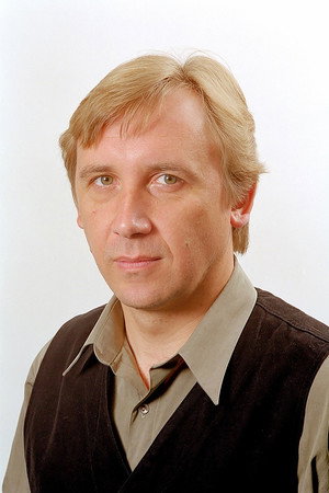 Elmo Nüganen portrait