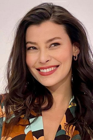Müjde Uzman portrait