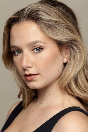 Anna Roman portrait