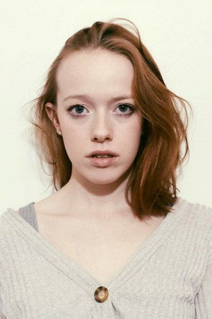 Amybeth McNulty portrait
