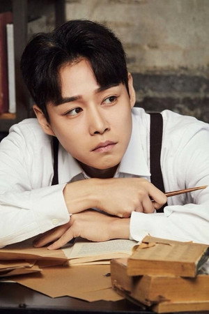 Lee Hwi-jong portrait