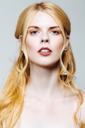Ayvianna Snow portrait