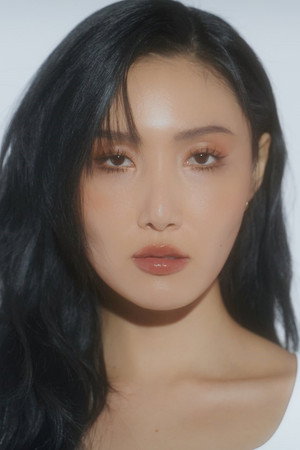 Hwasa portrait