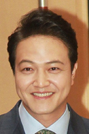 Jung Woong-in portrait