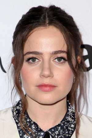 Molly Gordon portrait