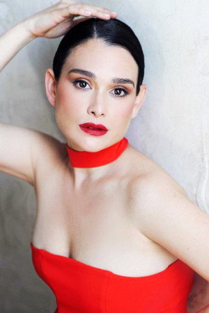 Lali González portrait