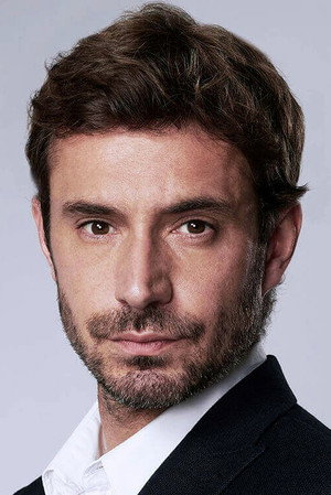 Oliver Farnworth portrait