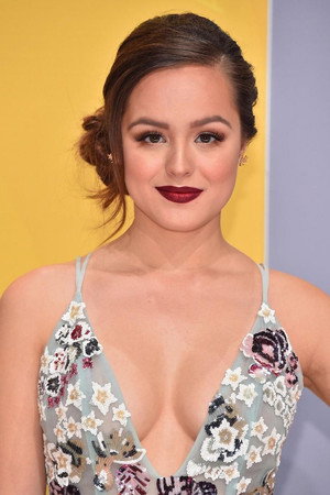 Hayley Orrantia portrait