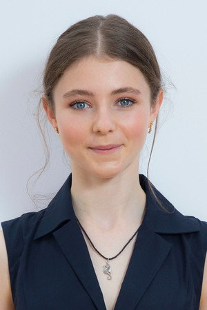 Thomasin McKenzie portrait