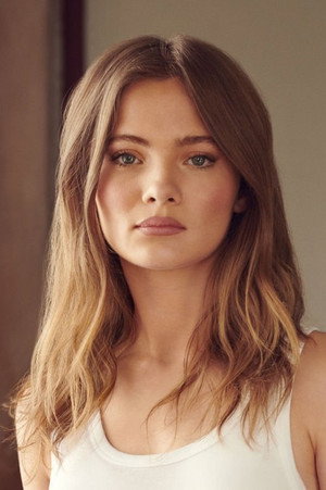 Freya Allan portrait