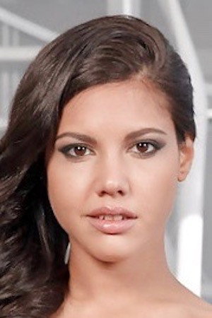 Apolonia Lapiedra portrait
