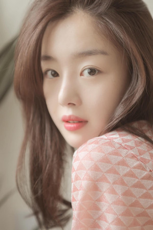 Han Seon-hwa portrait