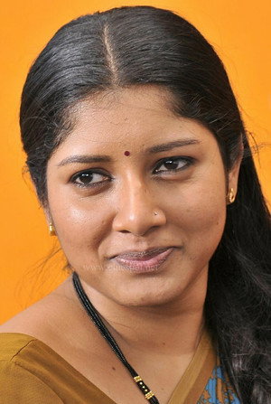 Anumol portrait