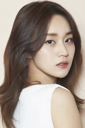 Jung Yoo-min portrait