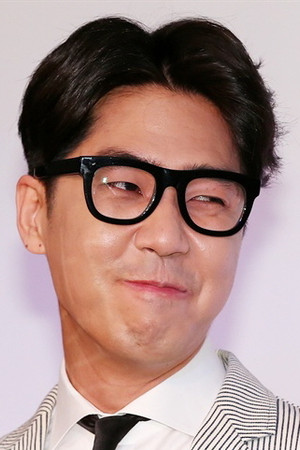 Jung Joon-il portrait