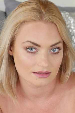Viktoria Valente portrait