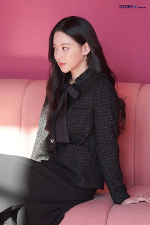 Oh Yeon-seo portrait