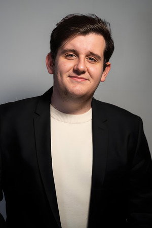 Carlos Suárez portrait