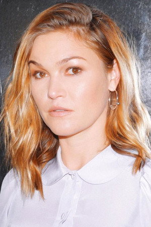 Julia Stiles portrait