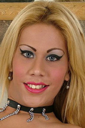 Bruna Prado portrait