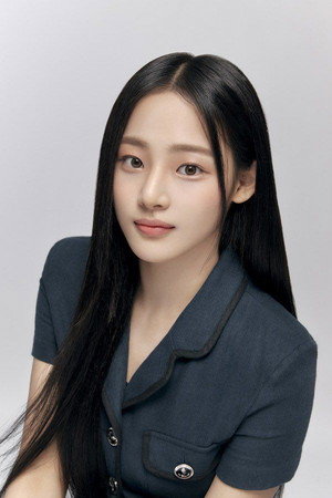 Minji portrait