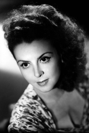 Renée Saint-Cyr portrait