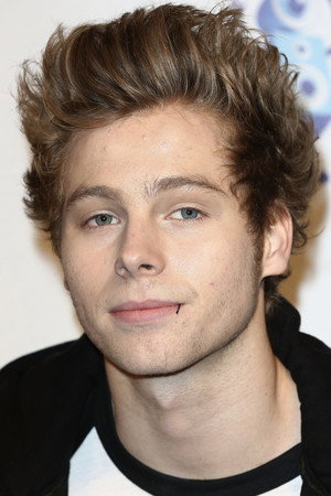 Luke Hemmings portrait
