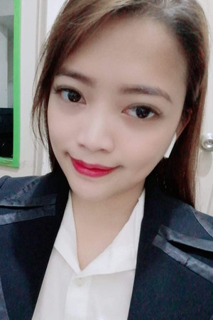 Apple Lee portrait