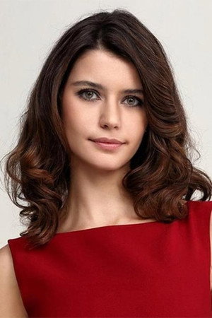 Beren Saat portrait