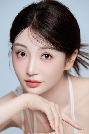 Kang Yihan portrait