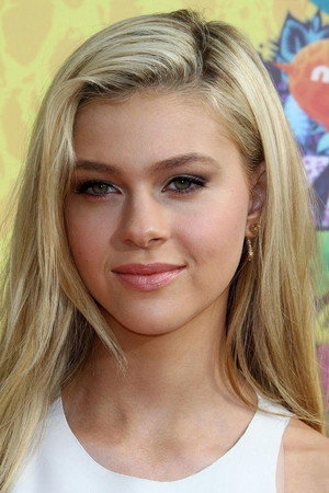 Nicola Peltz portrait