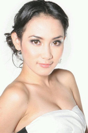 Diah Cempaka Sari portrait
