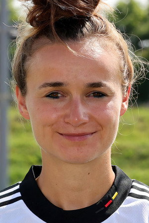 Lina Magull portrait