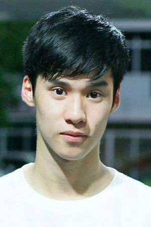 Peemapol Panichtamrong portrait