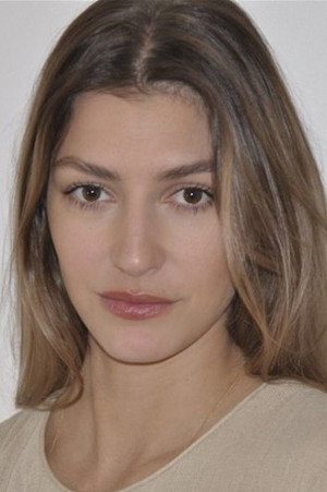 Laura Auclair portrait
