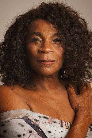 Zezé Motta portrait