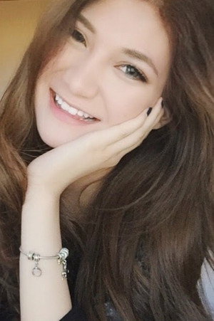 Izzi Isman portrait