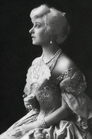 Yvonne Printemps portrait