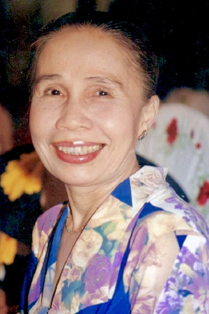 Ánh Hoa portrait