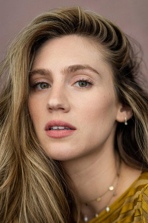 Lara Pictet portrait