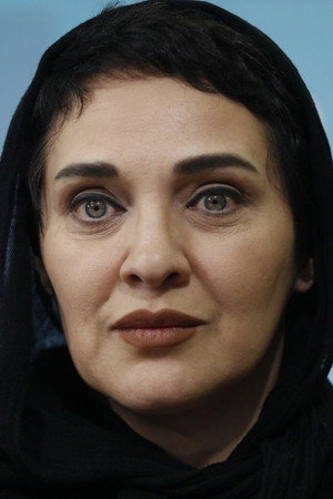 Roya Nownahali portrait