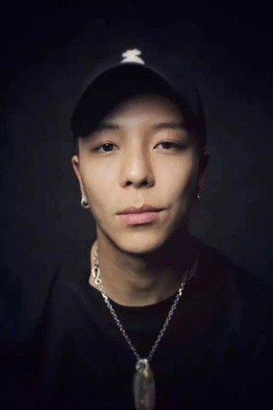 Jingxing Huang portrait