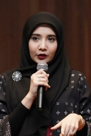 Zaskia Sungkar portrait