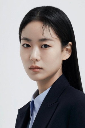 Lee E-dam portrait