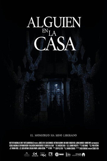 Alguien en la Casa movie poster
