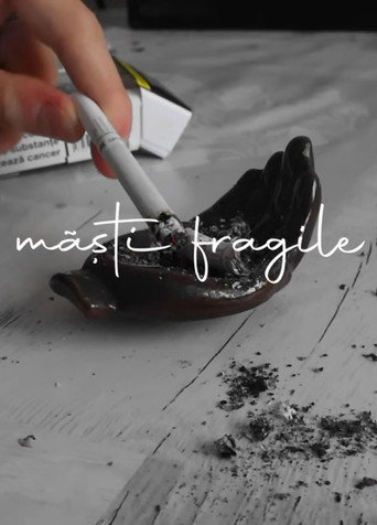 măști fragile movie poster