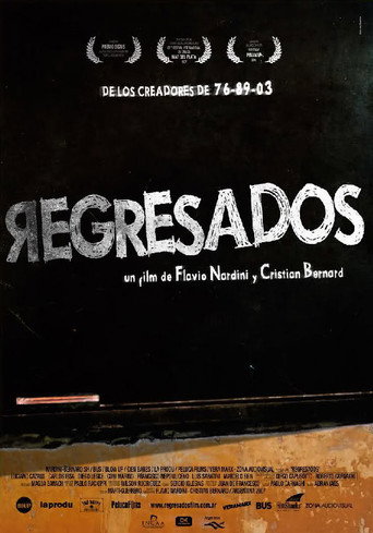 Regresados movie poster