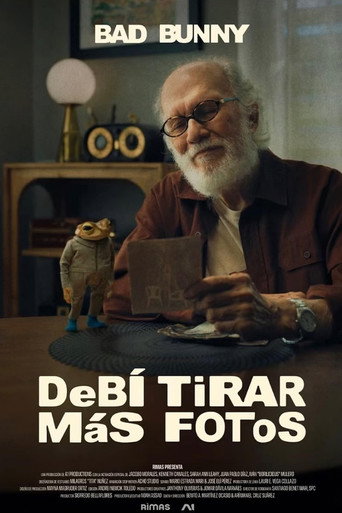 DeBÍ TiRAR MáS FOToS (Short Film) movie poster