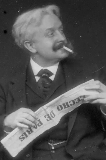 Paul Nadar lisant l'Écho de Paris à la terrasse d'un café movie poster