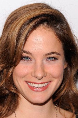 Caroline Dhavernas portrait